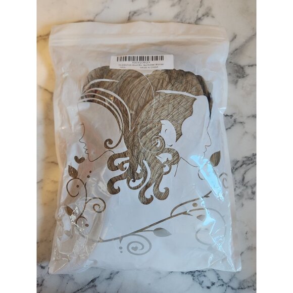 Queentas Golden Blonde Synthetic Wig With Adjustable Straps & Natural Look Women - Picture 3 of 4